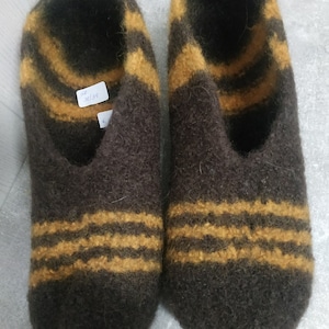 27 a pair of self-knitted felt shoes colorful children&#39;s shoes slippers slippers slippers shoes felt slippers