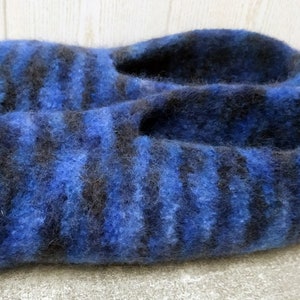 28 a pair of self-knitted felt shoes colorful children&#39;s shoes slippers slippers slippers shoes felt slippers