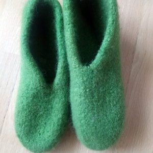 F11 a pair of self-knitted felt shoes green children&#39;s shoes slippers slippers slippers shoes felt slippers