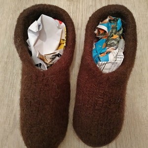 F04 a pair of self-knitted felt shoes chocolate children&#39;s shoes slippers slippers slippers shoes felt slippers