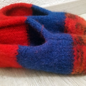 32 a pair of self-knitted felt shoes colorful children&#39;s shoes slippers slippers slippers shoes felt slippers