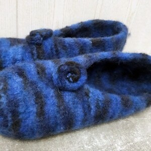 57 a pair of self-knitted felt shoes colorful children&#39;s shoes slippers slippers slippers shoes felt slippers