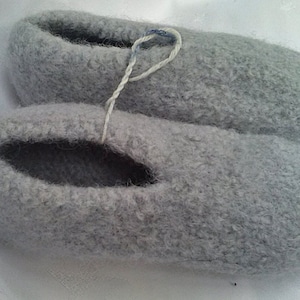 F06 a pair of self-knitted felt shoes, silver-grey, children&#39;s shoes, slippers, slippers, slippers, felt slippers