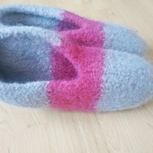 42 a pair of self-knitted felt shoes colorful children&#39;s shoes slippers slippers slippers shoes felt slippers