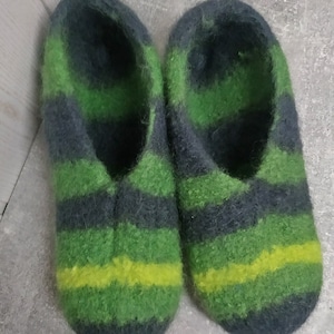 58 a pair of self-knitted felt shoes colorful children&#39;s shoes slippers slippers slippers shoes felt slippers