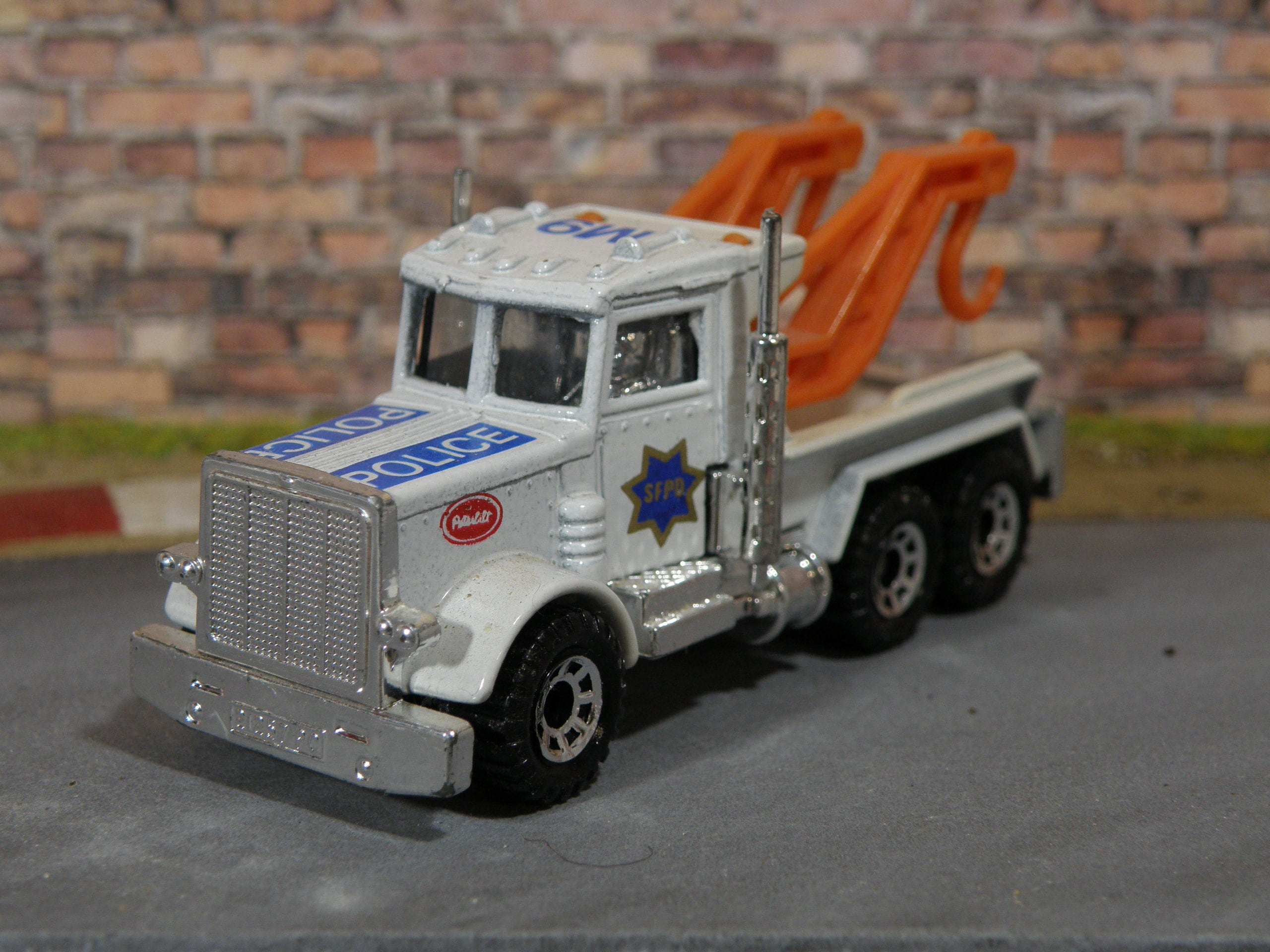 Vintage Peterbilt Police Wrecker (matchbox No. 61d) 1981