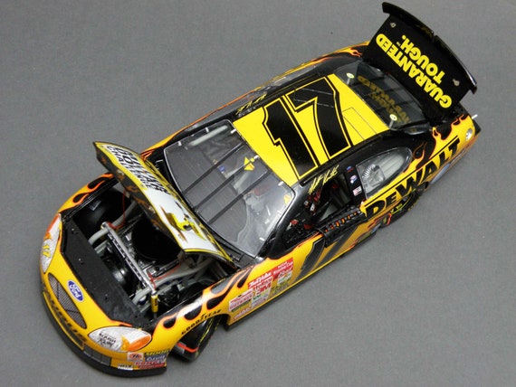 1/25 Scale Built 2002 ROUSH RACING Ford Taurus Dewalt #17 Matt