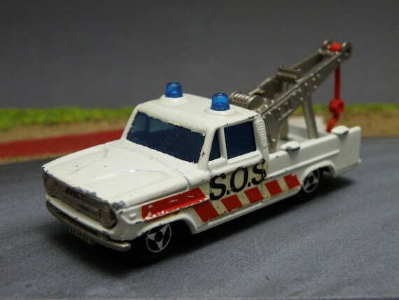 majorette tow truck