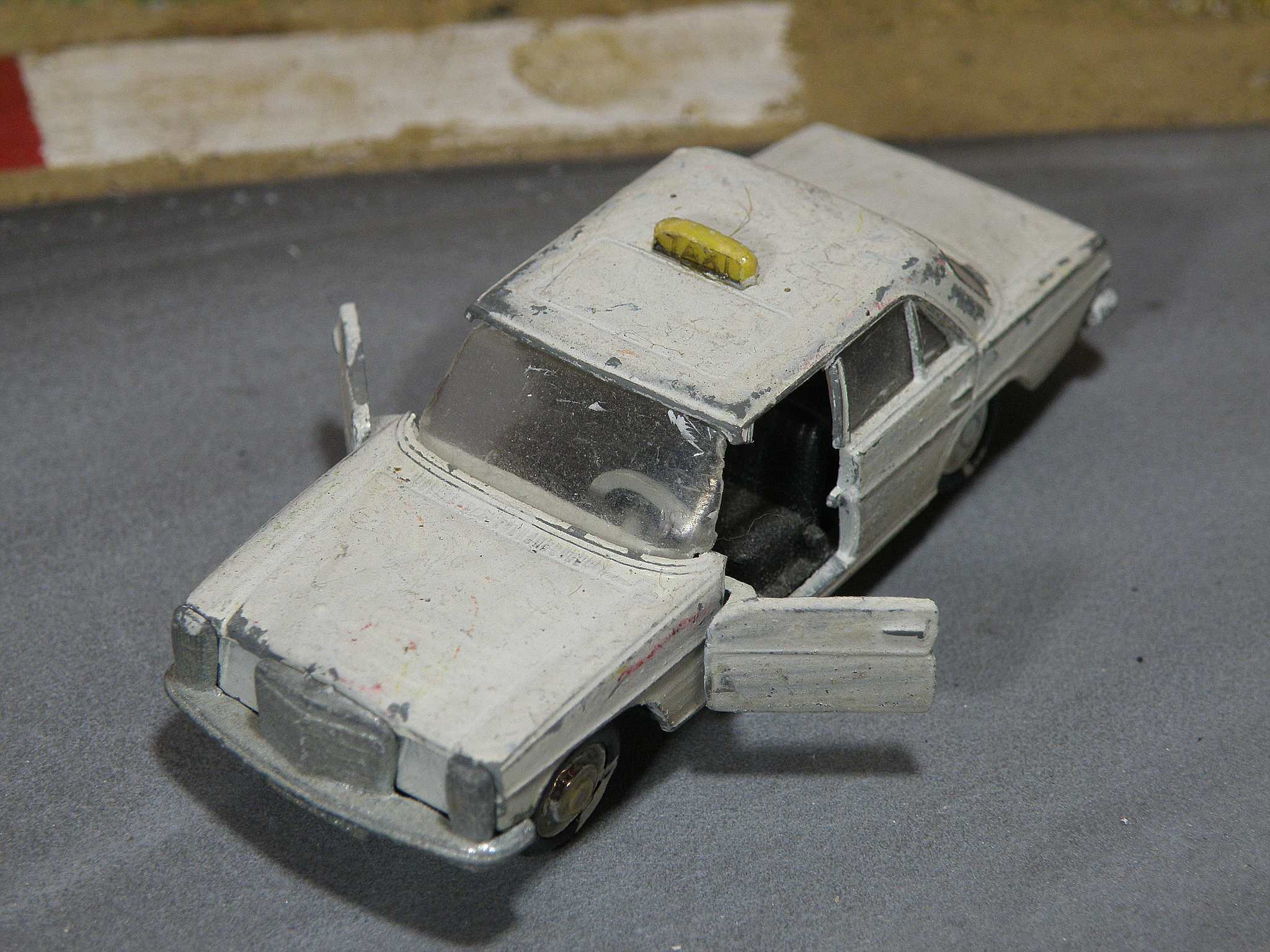 MetOsul ミニカー Mercedes TAXI s-l1200.jpg