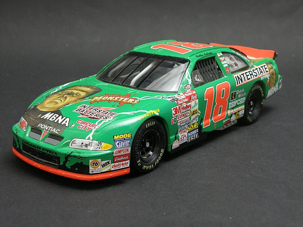 1/24 Scale Built 18 Interstate Batteries/monsters Universal