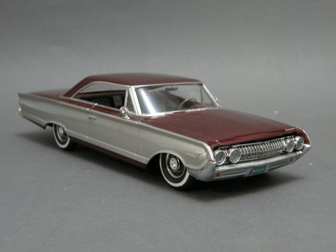 1964 Mercury Marauder マーキュリー・マローダー 1/18 ROAD SIGNATURE YAT MING 1964 MERCURY MARAUDER RED/WHITE NEW