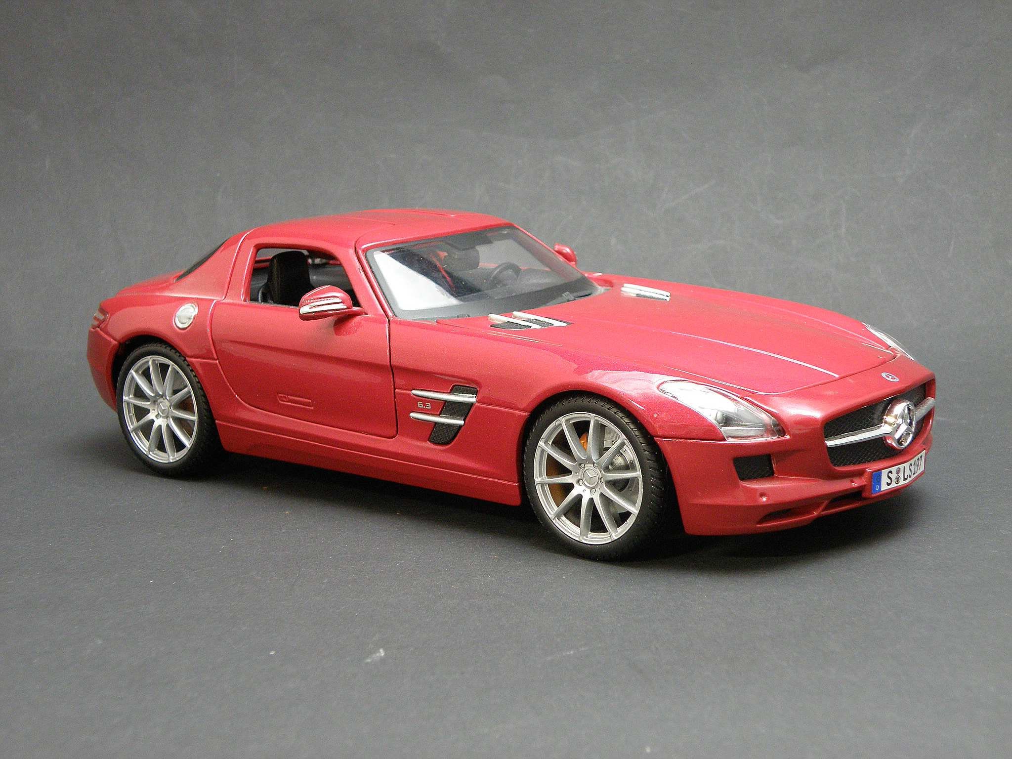 Mercedes SLS - 1:8 - Haute qualité - Maquette de voiture