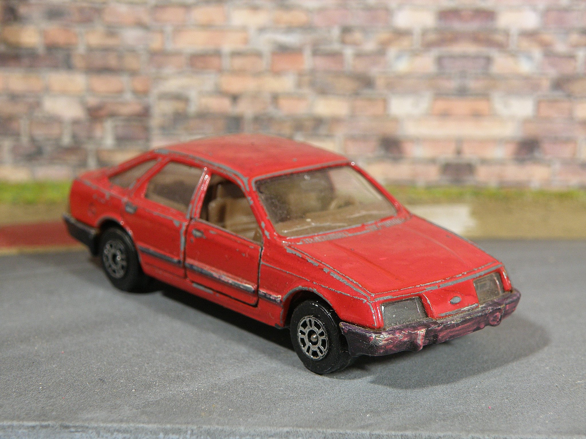 Vintage FORD SIERRA 2.3 GHIA (corgi Juniors) - Whizzwheels