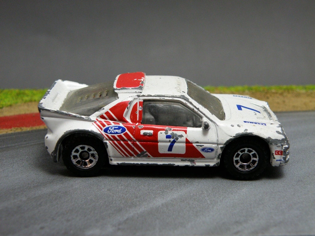 ヴィンテージ フォード RS200 ラリー (マッチ箱 No. 34D) 1985