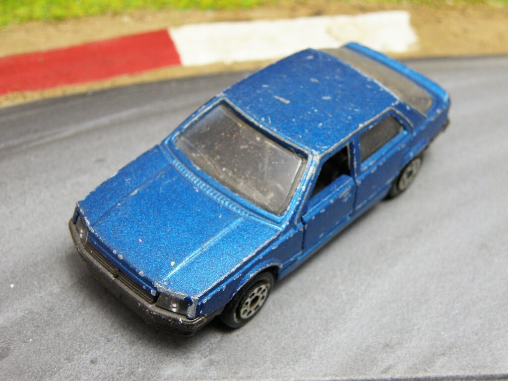 ヴィンテージ ルノー 25 (マジョレット No. 222) - マジョレット