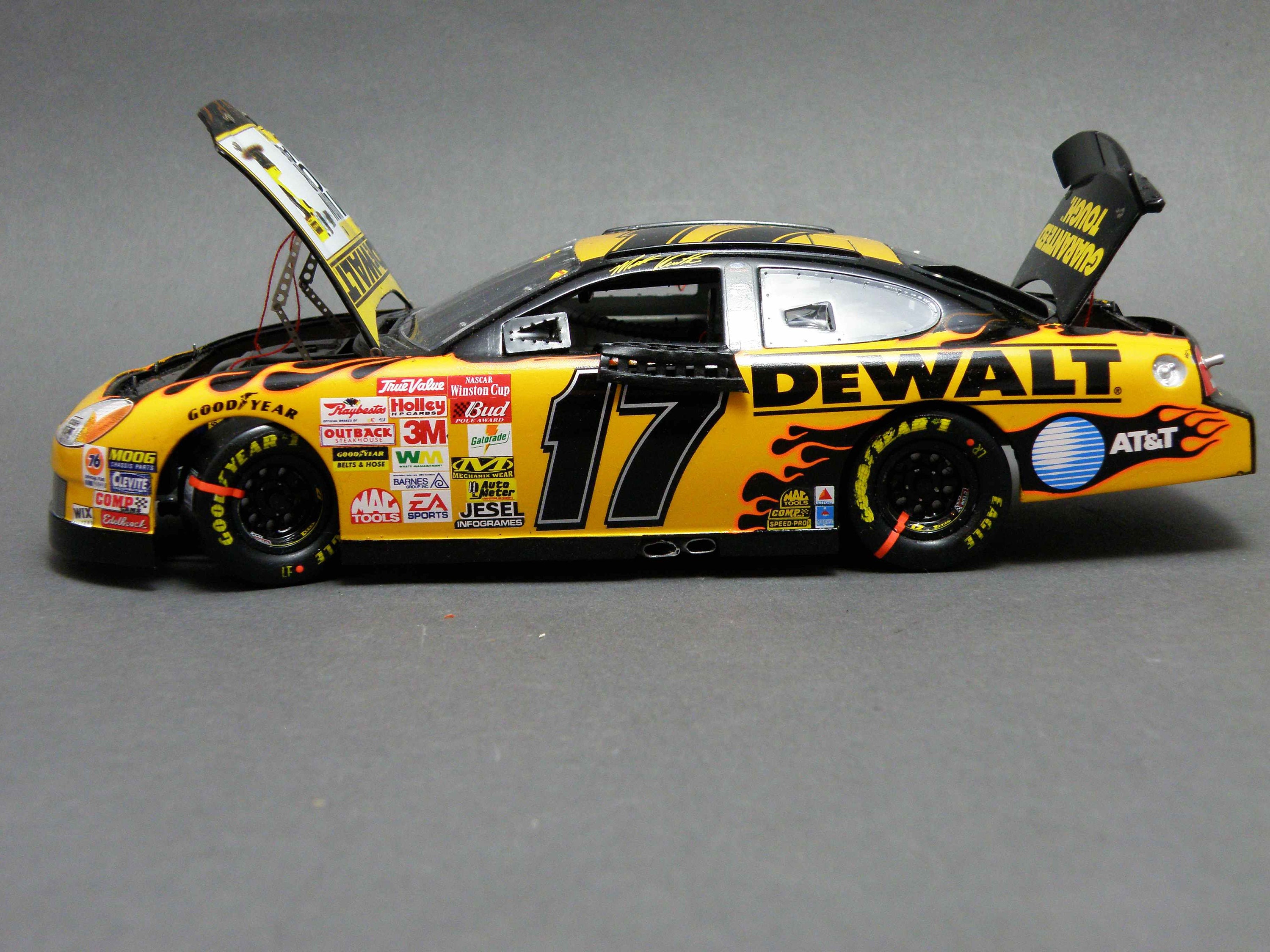 1/25 Scale Built 2002 ROUSH RACING Ford Taurus Dewalt #17 Matt