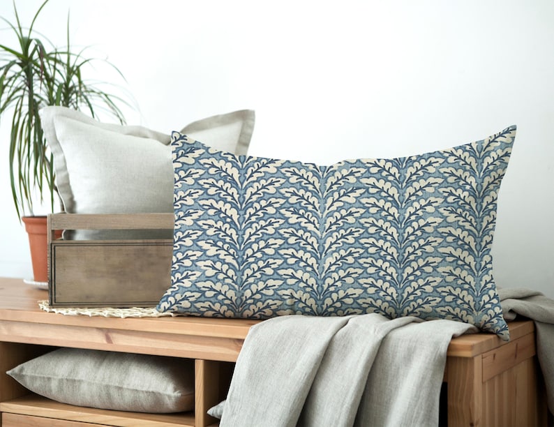 Bramblelily Leaf Lumbar Throw Pillow Cover - Thumbnail 5