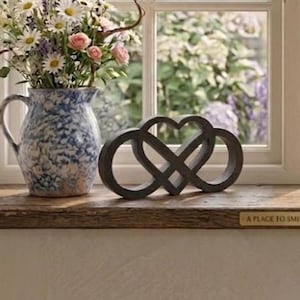 Minimalist Heart Infinity Decor | Modern Love Symbol Sculpture | 3D Printed Romantic Shelf Accent | Infinity Heart Gift for Couples