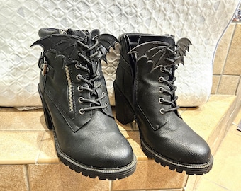 Bat Boot Wings: Gothic Shoe Lace Accessories, Cosplay