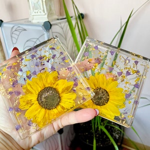 Resin coasters set with Sunflowers, Resin flower coaster set, Pressed flower Wedding coaster, Cute Handmade coaster set, Plant coaster