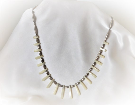 Vintage Silver and Mother of Pearl BoHo Necklace - image 9