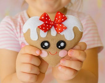 Gingerbread heart felt ornament sewing PATTERN PDF & Tutorial - gingerbread plush decoration, christmas decor,  hand sewing pattern