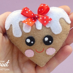 Gingerbread heart felt ornament sewing PATTERN PDF & Tutorial - gingerbread plush decoration, christmas decor,  hand sewing pattern