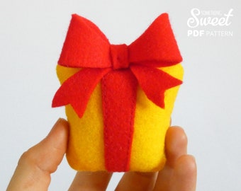 PDF felt Christmas Ornament Sewing PATTERN & Tutorial - christmas decor, hand sewing project, holiday decoration