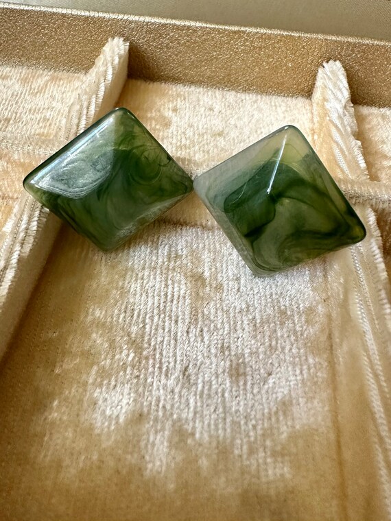 Vintage Green Swirl Lucite Square Earrings - image 4