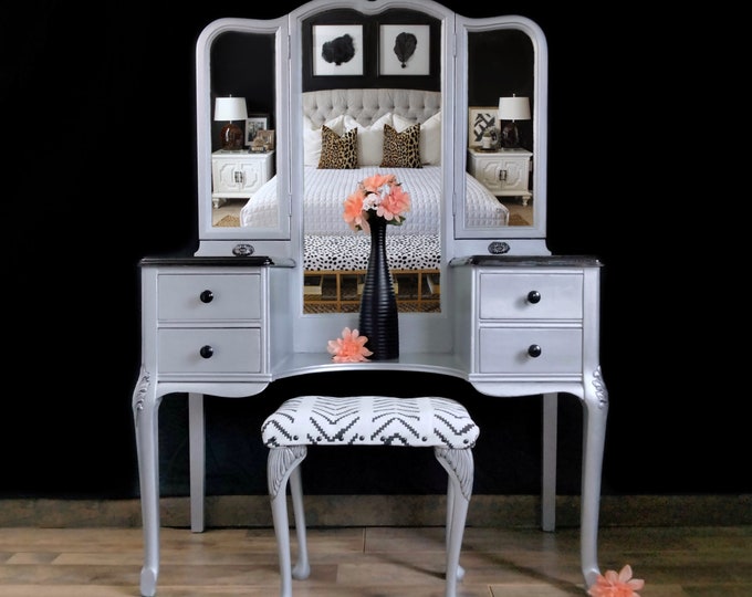 Queen Anne Dressing Table With Mirror, Vintage Vanity With Bench