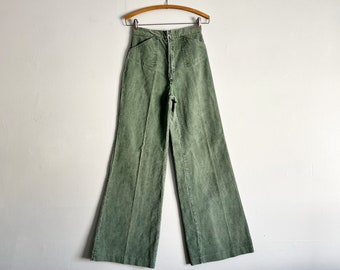 Vintage 70s 80s Green Corduroy Flare BellBottom Pants Zip Closure size 25 waist