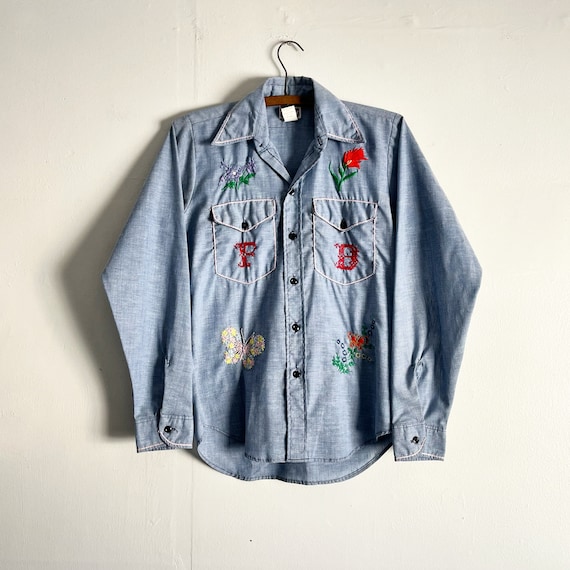 Vintage 70s Embroidered Chambray Womens Cute Size… - image 1