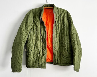 Vintage 60s 70s Union Made Army Green Vertically Quilted Jacket Size M to L