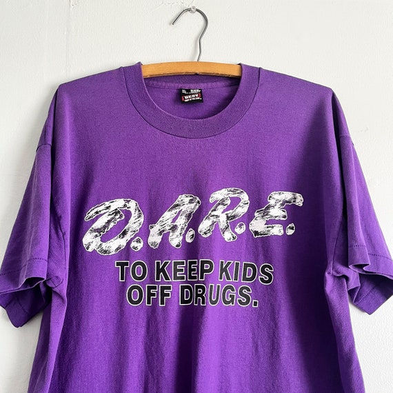 Vintage 90s DARE to keep kids off drugs T shirt P… - image 1
