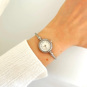 Silver Women&#39;s Watch, Bracelet Style Watch, Minimalist Watch, Silver Round Dial Watch, Vintage Look Silver Watch, Flexible Watch Bracelet