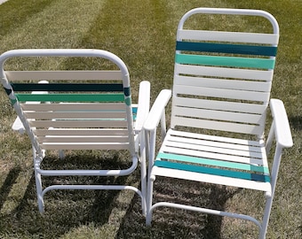 Vintage Vinyl Straps Folding Beach Lawn Chair Pool Camp Lakehouse Beach House Cabin Sunbathing Mint Green White Dark Green