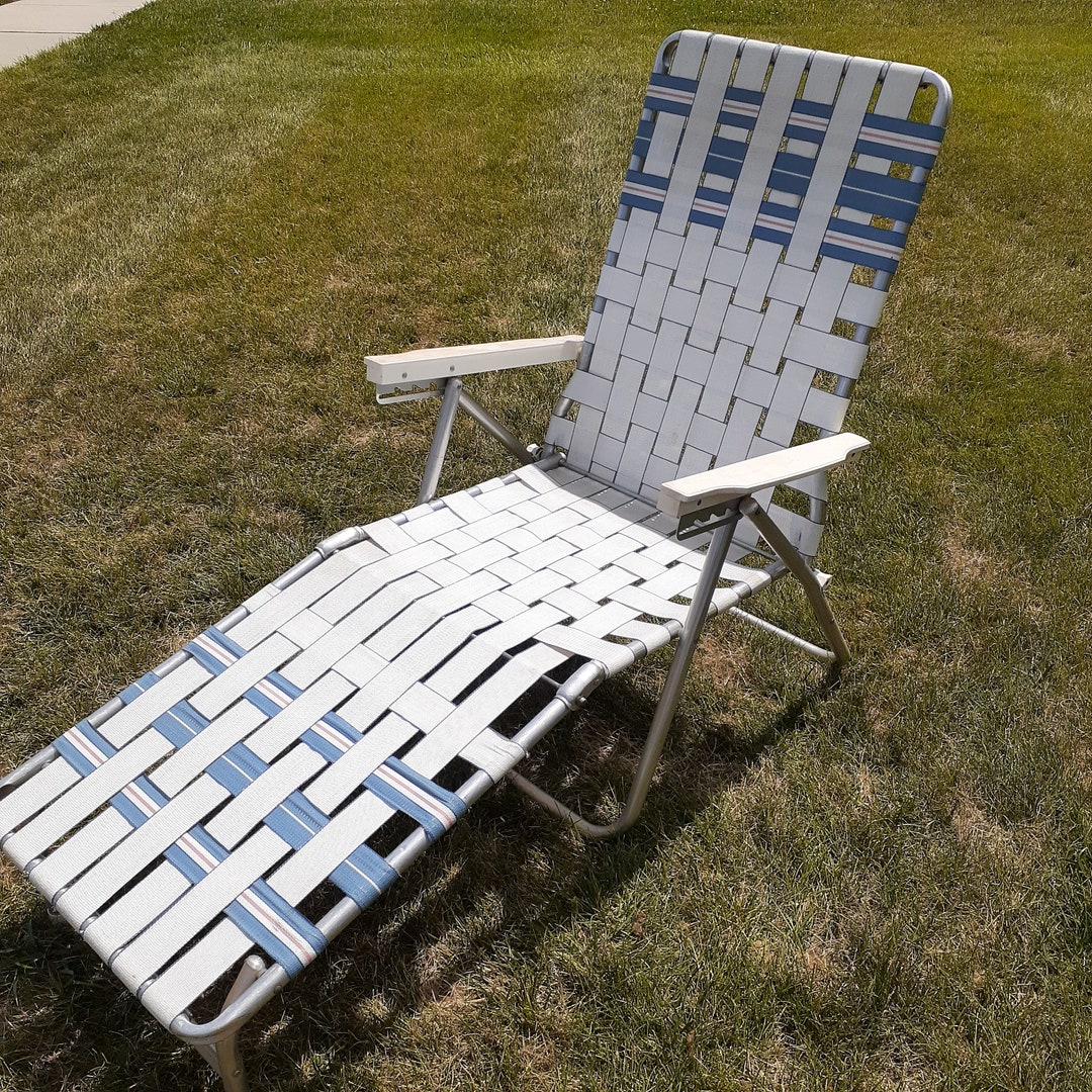 Vintage Folding bed Chaise Lounge Chair Aluminum Frame Red White