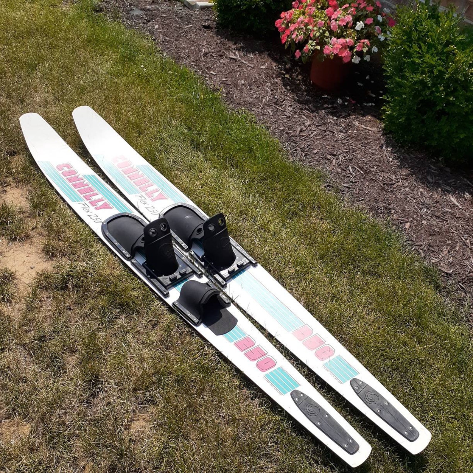 Vintage Pair Connelly Flex 250 Water Skis and Bindings White Etsy