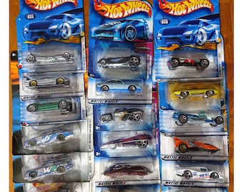 16 Hot Wheels Die-Cast Cars Vehicles Includes Racing Sealed In Packaging #WS-D