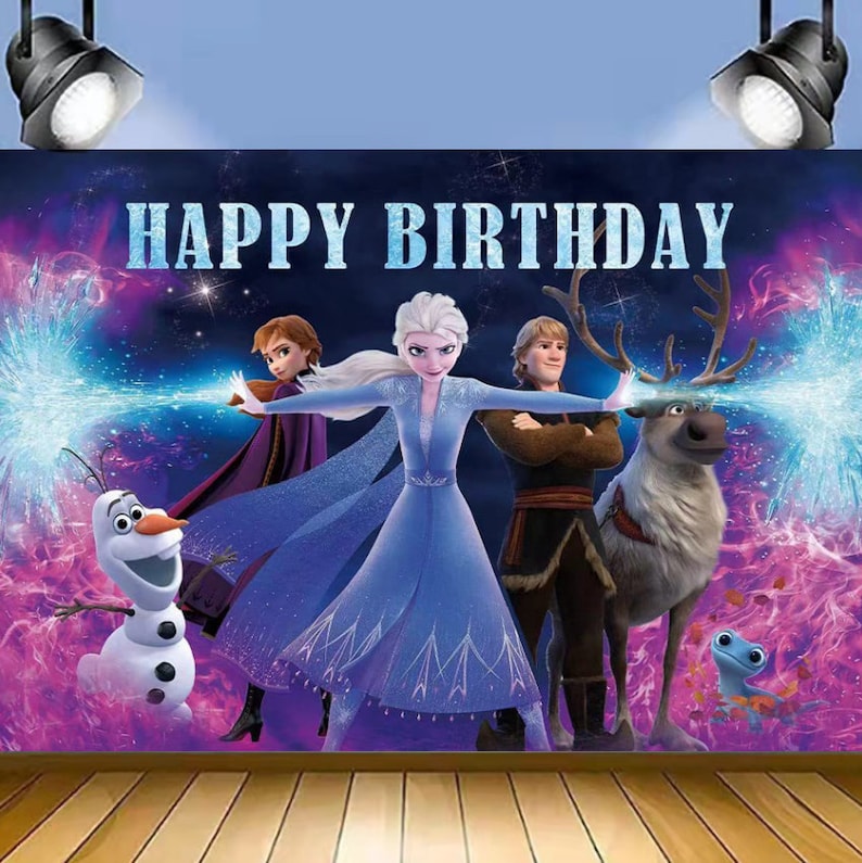 Puede incluir: Un tel&oacute;n de fondo colorido con los personajes de Frozen, incluyendo Elsa, Anna, Olaf y Kristoff. El fondo es un remolino de morado y azul con un efecto brillante. El texto "Happy Birthday" est&aacute; impreso en letras blancas grandes en la parte superior del tel&oacute;n de fondo.