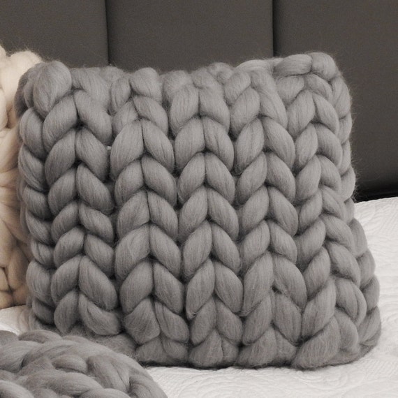 Chunky knit cushion Decorative pillow 