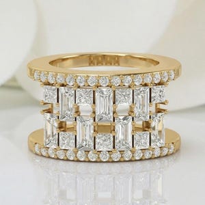Anel Oura Cover em Ouro Maciço 14K com Baguete, Anel de Noivado/Casamento com Cluster de Moissanita, Anel Complementar, Anel Oura Jacket com Ajuste Personalizado Exclusivo