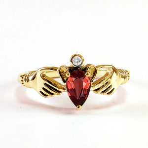 Antiker Claddagh Ring, Birnenform Roter Granat Ring, Claddagh Verlobungsring, Ring der Königin, Claddagh Ehering, Geburtstag Claddagh Geschenk