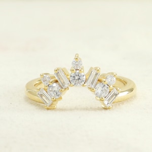 Crown Gift Ring,Chevron Ring,Unique Gift Ring,Silver Cubic Zircon Ring,Dainty Birthday Curved Ring,Gift for Her, Love Promise Gift Ring