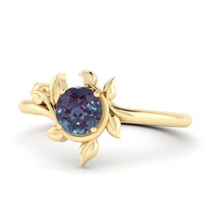Round Shape 7mm Alexandrite Leaf Gold Ring, Engagement Ring, Love Unique Ring, vintage promise ring, dainty proposal ring, June Birthstone
