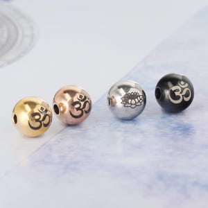8 mm/10 mm/12 mm okrągłe koraliki ze stali nierdzewnej z logo, grawerowane laserowo, do samodzielnego tworzenia biżuterii, 4 kolory
