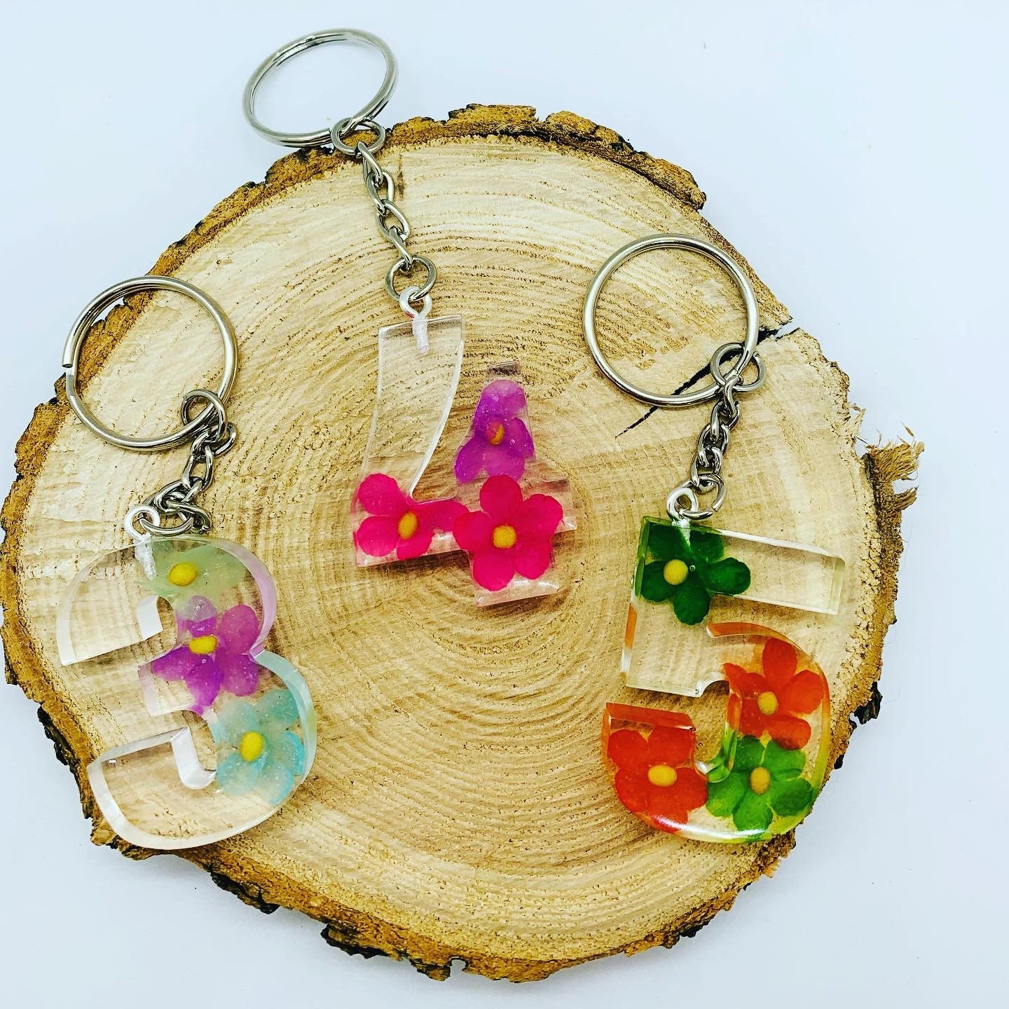 Number keychains vibrant flowers resin art numbers 09 Etsy