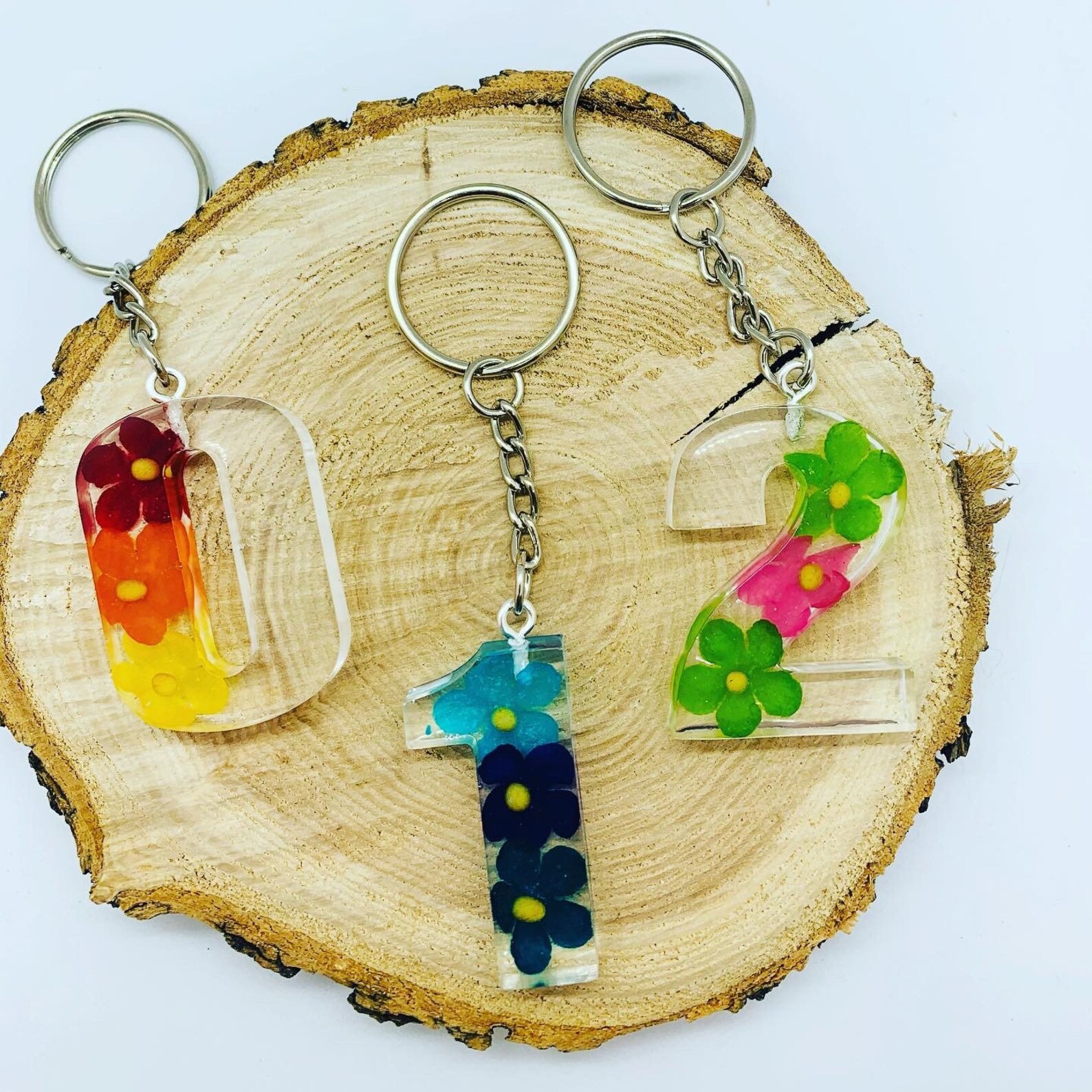 Number keychains vibrant flowers resin art numbers 09 Etsy