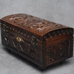 wooden box carved, jewelery box with key, Jewelry case wooden, wood jewelry box, сarved wood box, jewelry box, hand carved wooden box