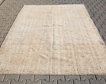 Vintage Oushak-Teppich aus der Türkei: Blumenmuster-Wollteppich, 183 x 257 cm